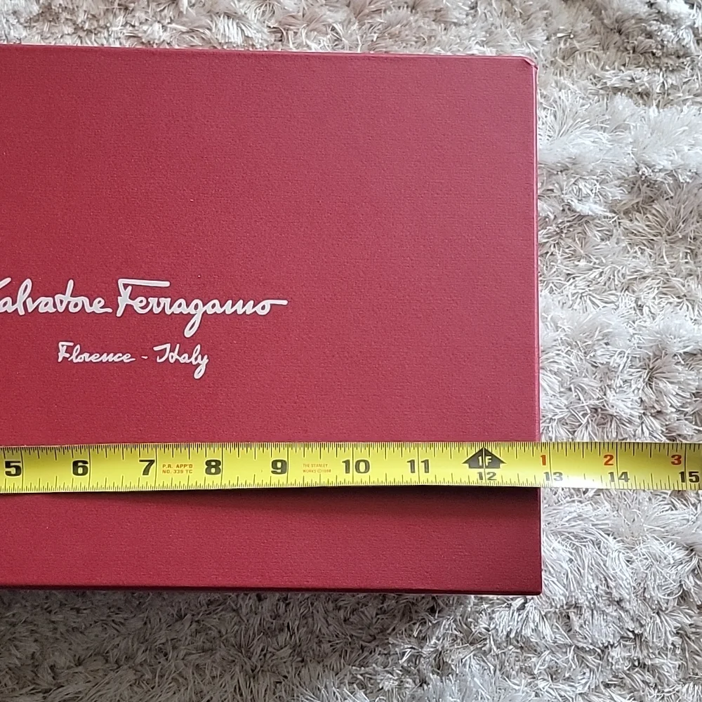 Salvatore Ferragamo shoes box - Picture 5 of 9